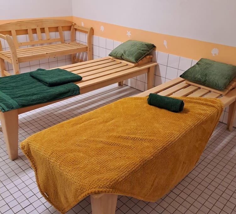 Schwarzwald-Traum Mit Pool Und Sauna Unterkirnach Exterior foto